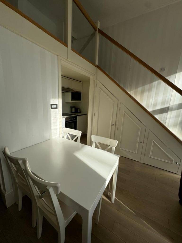 Apartment Luxury Mezzanine In Kensington / Earls Court Garden Square *