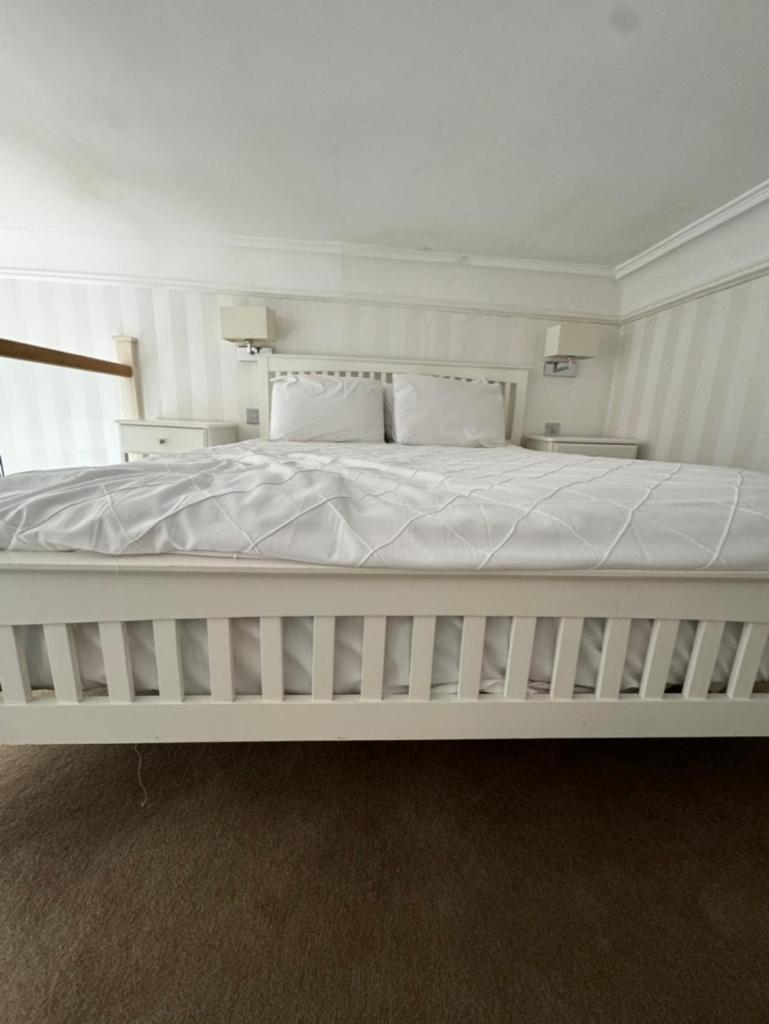 Luxury Mezzanine In Kensington / Earls Court Garden Square