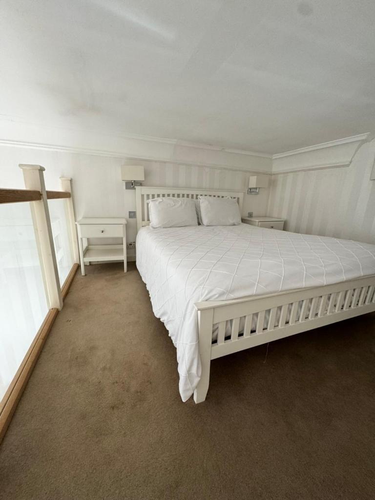 Luxury Mezzanine In Kensington / Earls Court Garden Square Appartamento Londra