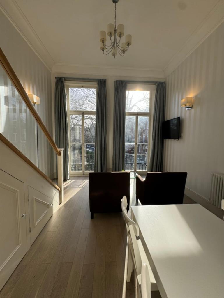 Luxury Mezzanine In Kensington / Earls Court Garden Square Appartamento